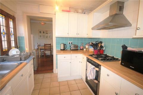 1 bedroom in a house share to rent, Kings Road, Egham, Surrey, TW20