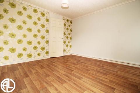 1 bedroom flat for sale, Swift Close, Letchworth Garden City, SG6 4LL