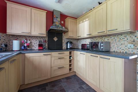 11 Esmonde Drive, Manston, Ramsgate, CT12 5LY