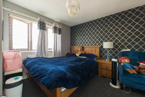 11 Esmonde Drive, Manston, Ramsgate, CT12 5LY