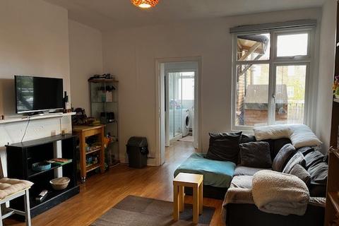 2 bedroom flat for sale, Central Road, Worcester Park KT4