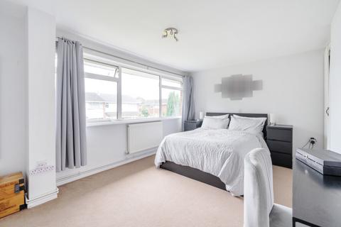 65 Devonshire Green, Farnham Royal, Slough, SL2 3DX