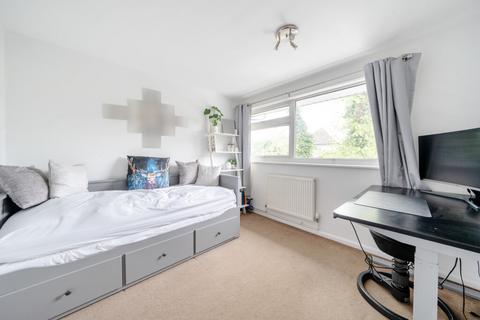 65 Devonshire Green, Farnham Royal, Slough, SL2 3DX