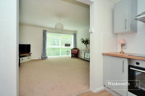 2 bedroom apartment for sale, Woodcote Road, Wallington, SM6
