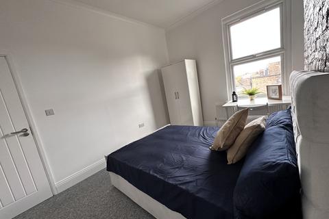 1 bedroom in a house share to rent, Salusbury Road, London NW6