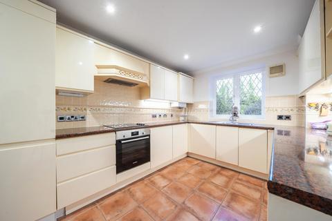 2 bedroom apartment for sale, Eastbury Avenue, Northwood, Middlesex