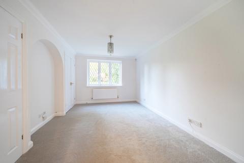 2 bedroom apartment for sale, Eastbury Avenue, Northwood, Middlesex