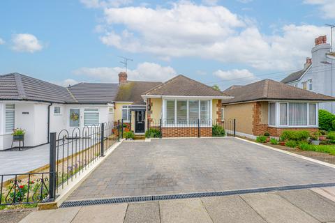 2 bedroom bungalow for sale, Leighview Drive, Leigh-on-sea, SS9