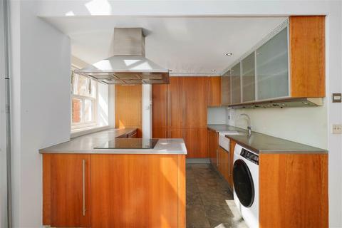 3 bedroom flat for sale, 25 Linstead Street, London NW6