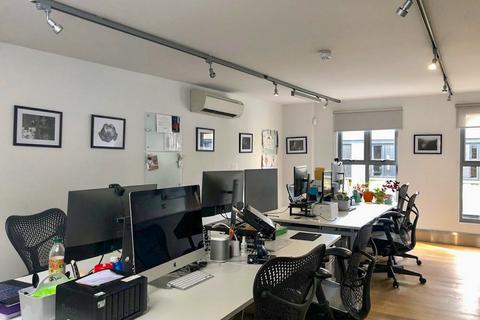 Office to rent, Chiswick W4