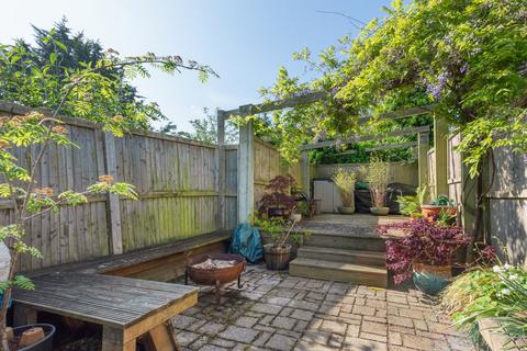 2 bedroom end of terrace house for sale, High Street, Wingham, Canterbury, CT3