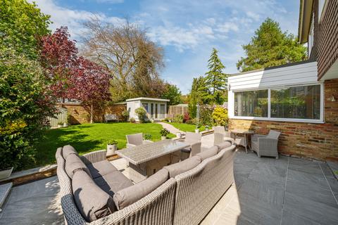 8 Copper Ridge, Chalfont St Peter, Gerrards Cross, SL9 0NF