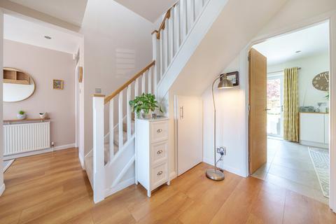 8 Copper Ridge, Chalfont St Peter, Gerrards Cross, SL9 0NF