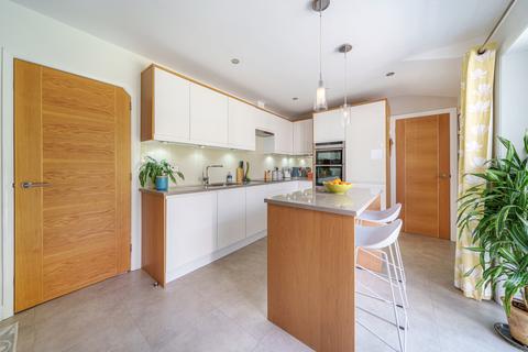 8 Copper Ridge, Chalfont St Peter, Gerrards Cross, SL9 0NF