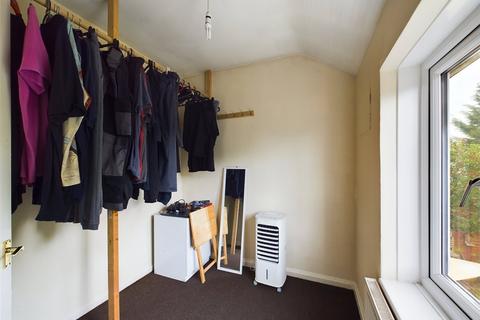 14 Huxley Road, Gloucester, GL1 4QQ