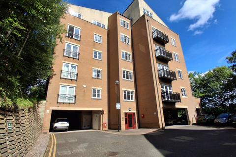 3 bedroom flat to rent, Caversham Place, Sutton Coldfield, West Midlands, B73