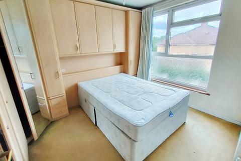 3 bedroom terraced house to rent, Highgate Close, Birmingham B12