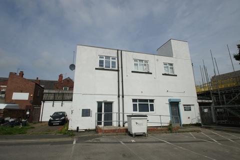 Studio to rent, 53a Whitby Road, Ellesmere Port, Cheshire. CH65