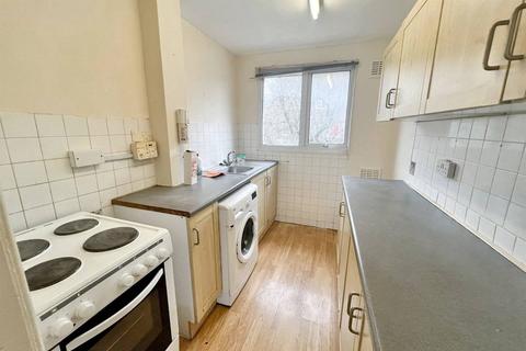 2 bedroom flat to rent, Nash Square, Birmingham B42