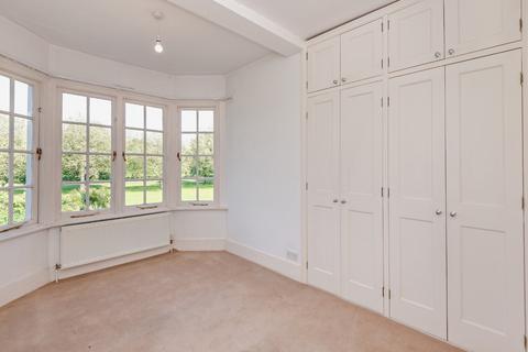 59 Kings Road, Windsor, SL4 2AD