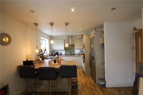 2 bedroom apartment to rent, Crockford Park Road, Addlestone KT15
