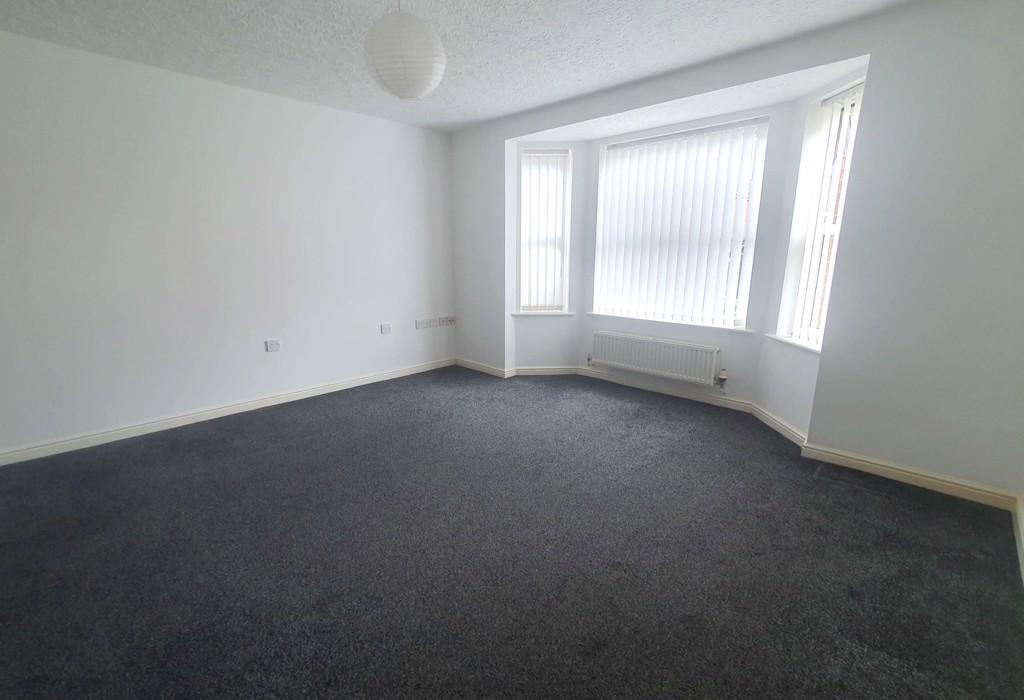 Marston Green, Birmingham B37 2 bed flat £795 pcm (£183 pw)