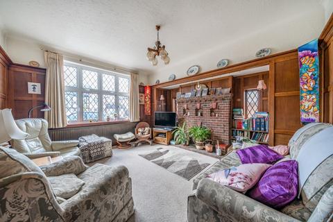 59 The Grove, West Wickham, BR4 9JY