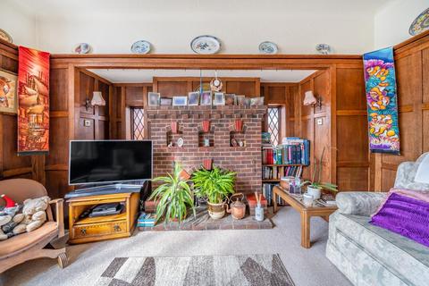 59 The Grove, West Wickham, BR4 9JY