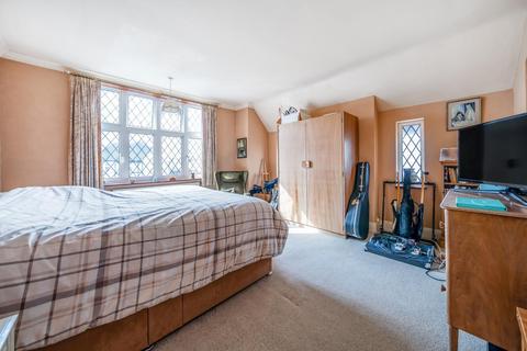 59 The Grove, West Wickham, BR4 9JY