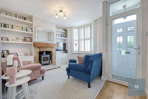 2 bedroom terraced house for sale, Chigwell, Essex IG7