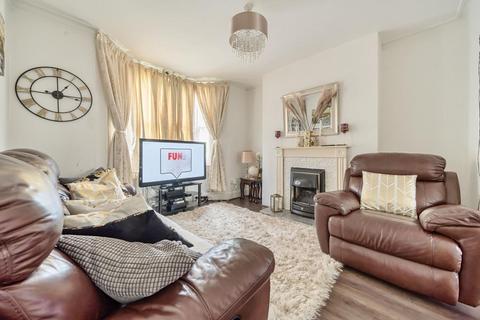 3 bedroom end of terrace house for sale, Woking,  Surrey,  GU21