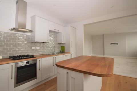 2 bedroom apartment to rent, High Street Tenterden TN30