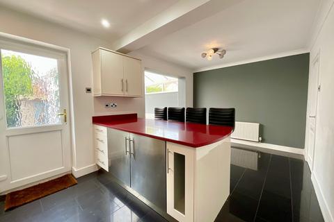 4 bedroom detached house for sale, Thomas Avenue, Stone, ST15