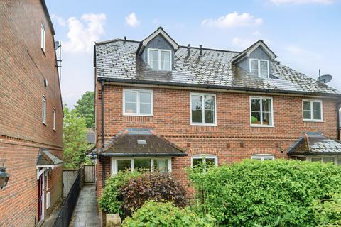3 bedroom semi-detached house to rent, Twyford, Winchester SO21
