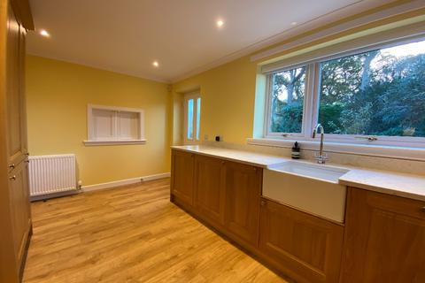 4 bedroom detached house to rent, Barnton Park Avenue, Barnton, Edinburgh, EH4