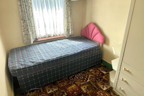 35 Old Fallings Lane, Wolverhampton, WV10 8BH
