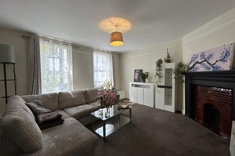 2 bedroom flat to rent, Week Street, Maidstone, Kent, ME14 1RN