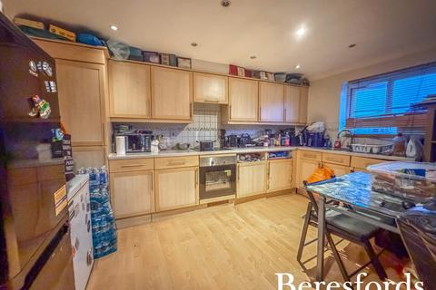 2 bedroom apartment for sale, Ulverston, Purfleet, RM19