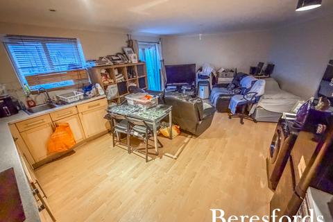 2 bedroom apartment for sale, Ulverston, Purfleet, RM19