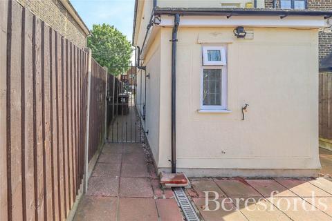 24 West Road, South Ockendon, RM15 6PH
