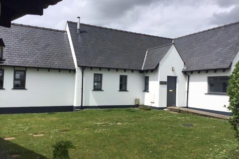 3 bedroom bungalow to rent, 2 Beech Close, Cuffern, Haverfordwest. SA62 6HR
