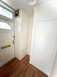 1 bedroom flat to rent, Loxford Road, IG11