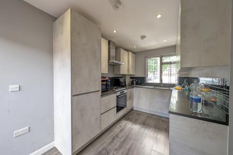 2 bedroom terraced house for sale, Central Avenue, Hayes, Greater London, UB3