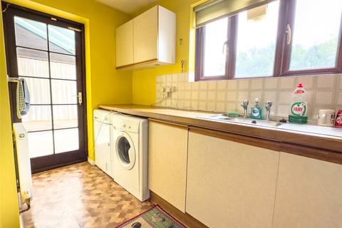 82 Schofield Avenue, Witney, OX28 1JW