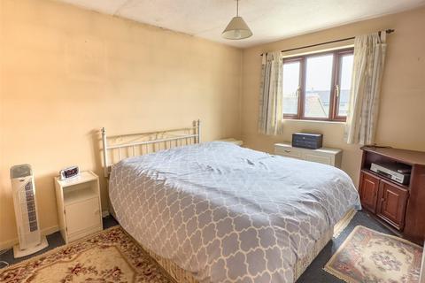 82 Schofield Avenue, Witney, OX28 1JW