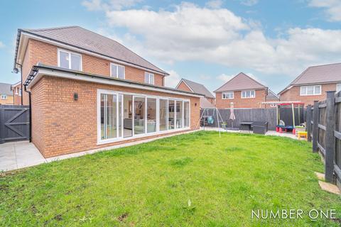 4 bedroom detached house for sale, Pen-Y-Wal Drive, Llanwern, NP18