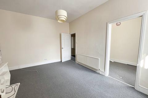 3 bedroom flat to rent, Macadam Street, Gateshead NE8