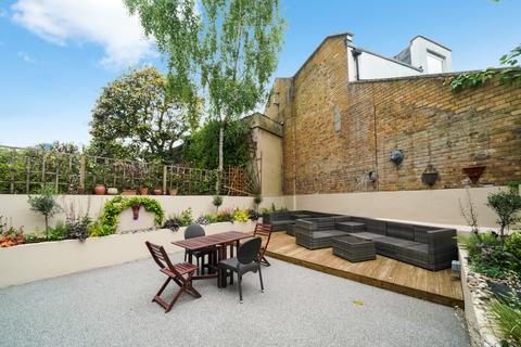 2 bedroom link detached house to rent, Royal Crescent, London W11
