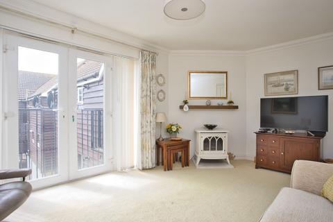 Flat 6, 2 Bridge Close, Sandwich, CT13 9QG