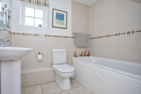Flat 6, 2 Bridge Close, Sandwich, CT13 9QG